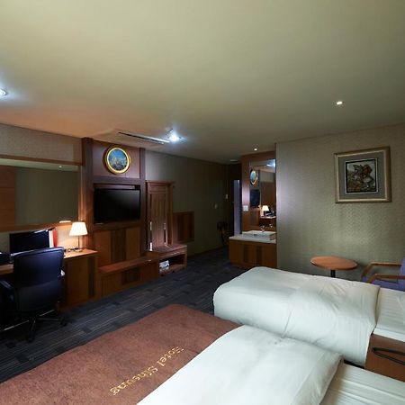 Benikea Premier Hotel Siheung Buitenkant foto