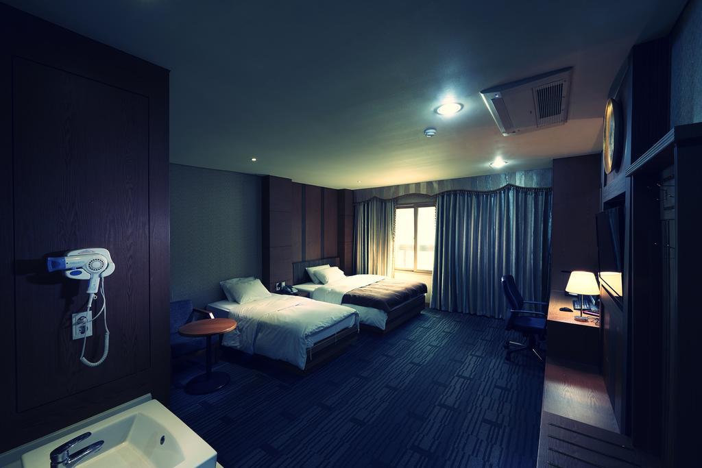 Benikea Premier Hotel Siheung Buitenkant foto