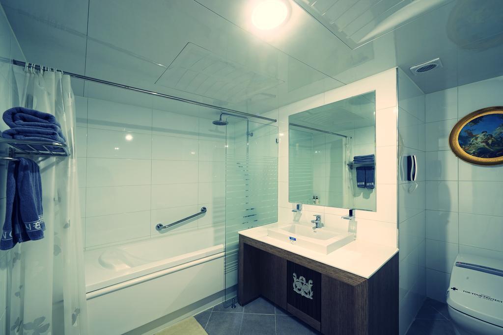 Benikea Premier Hotel Siheung Buitenkant foto