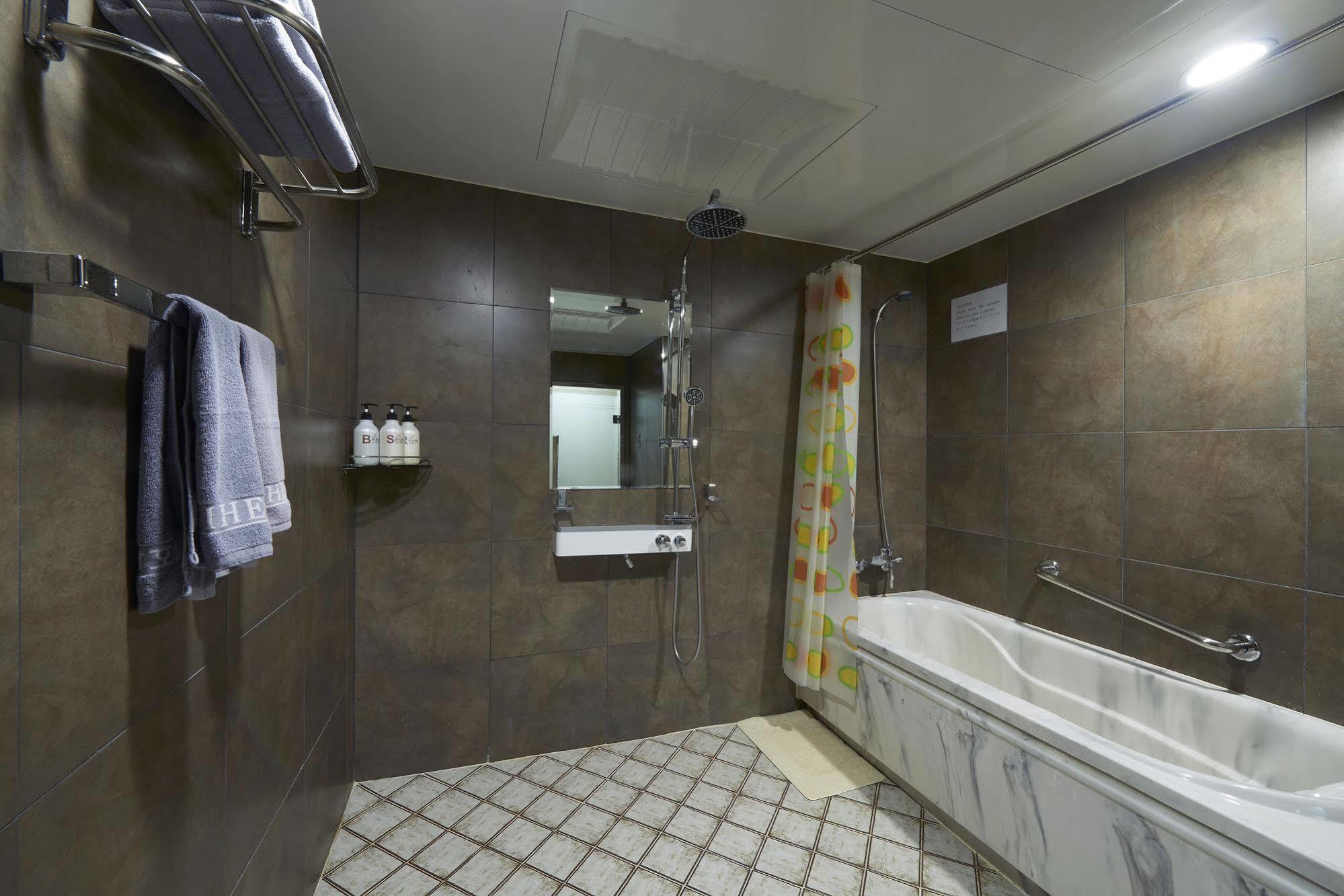 Benikea Premier Hotel Siheung Buitenkant foto